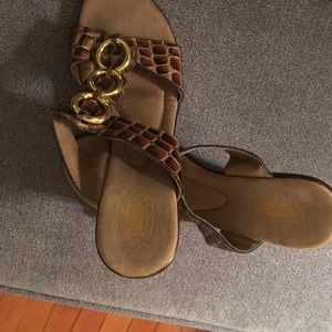 Sandals size 7 m brown